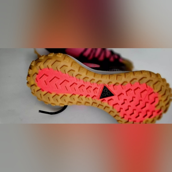 Nike ACG Mountain Fly Low Crimson Gum Black DC9045-500 Women's Size 8.5 - Picture 10 of 16